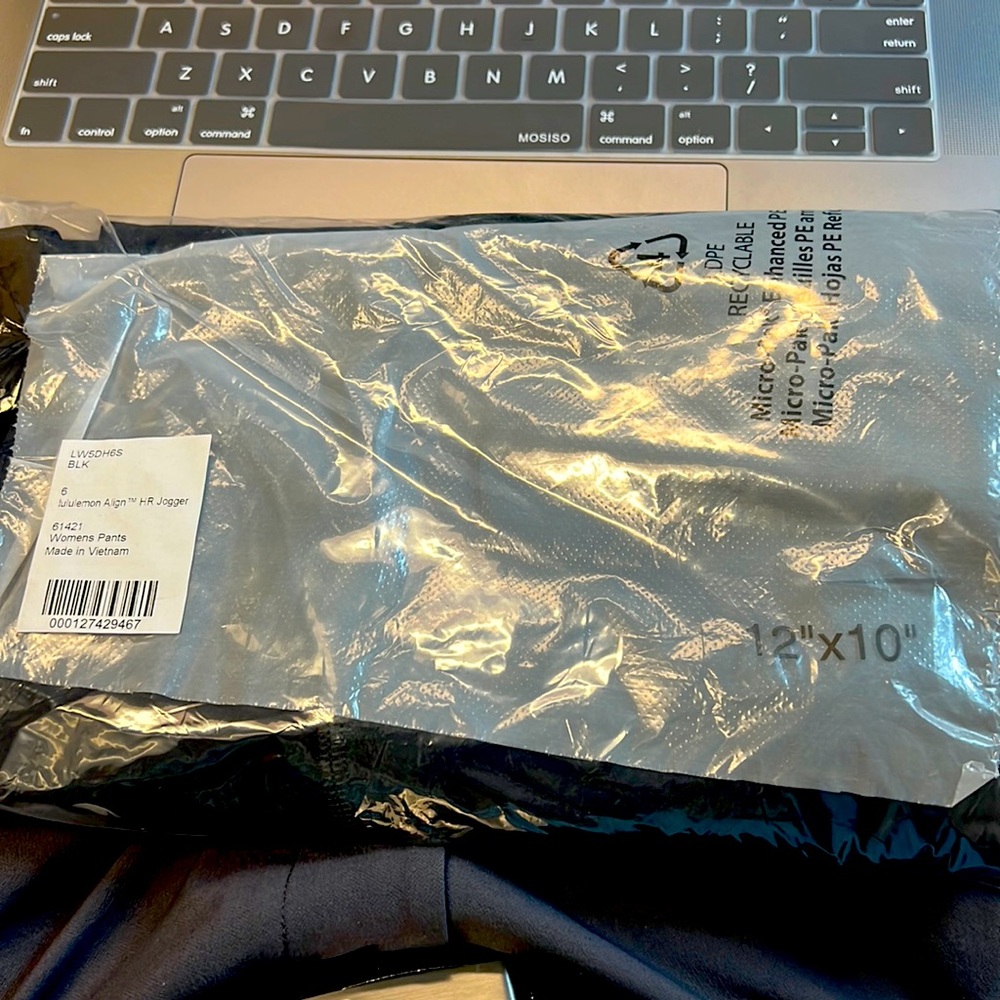 BRAND NEW LULU PANTS STILL IN WRAPPER
